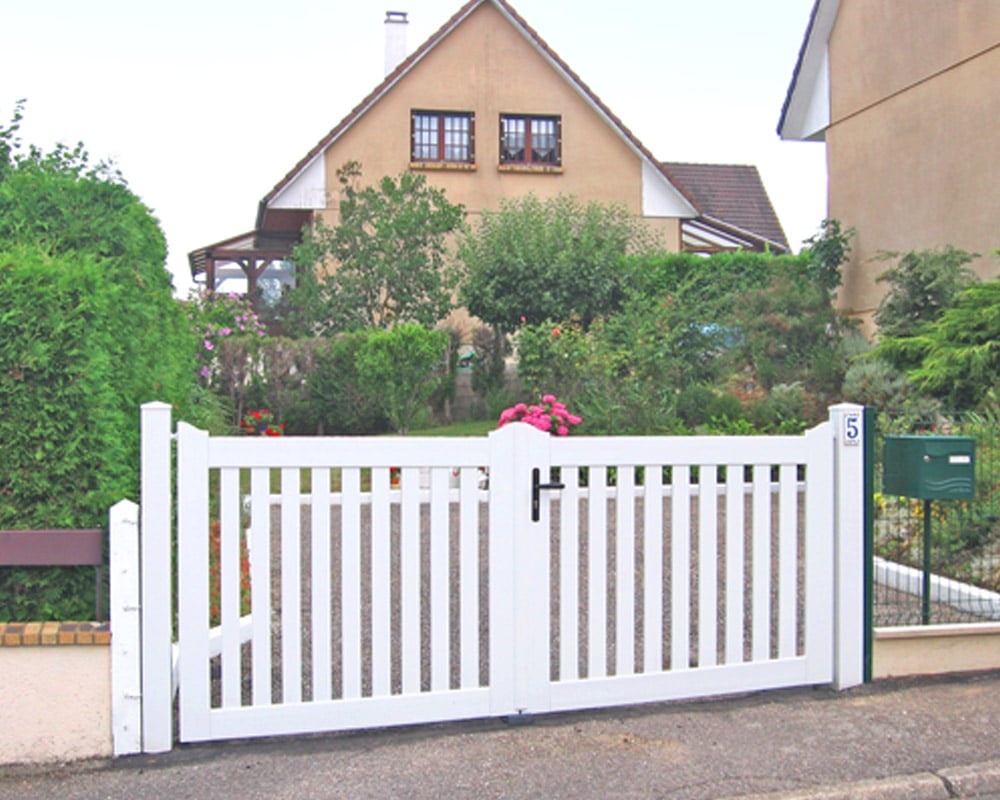 portail extérieur pvc